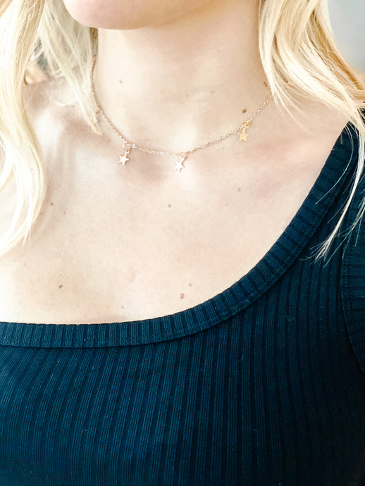 Gold stars choker necklace with adjustable chain
