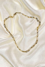 Load image into Gallery viewer, Gold paper clip necklace
